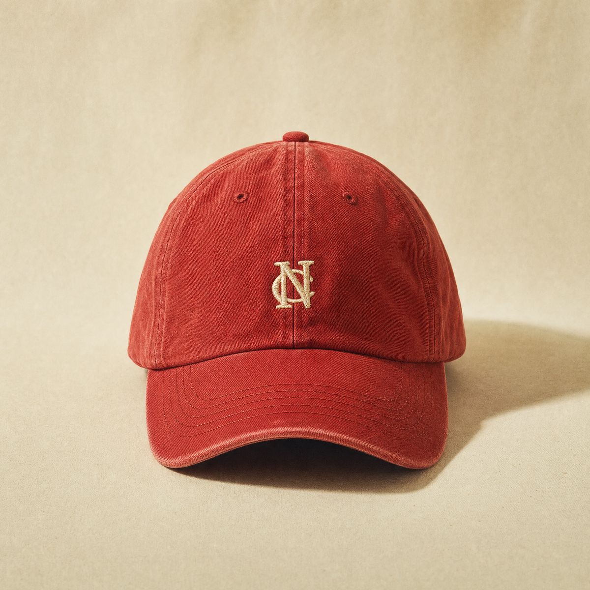 Côte d'Azur cap in faded red cotton